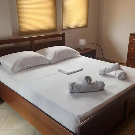Hasanaj Central Apartment 2 Berat Exterior photo